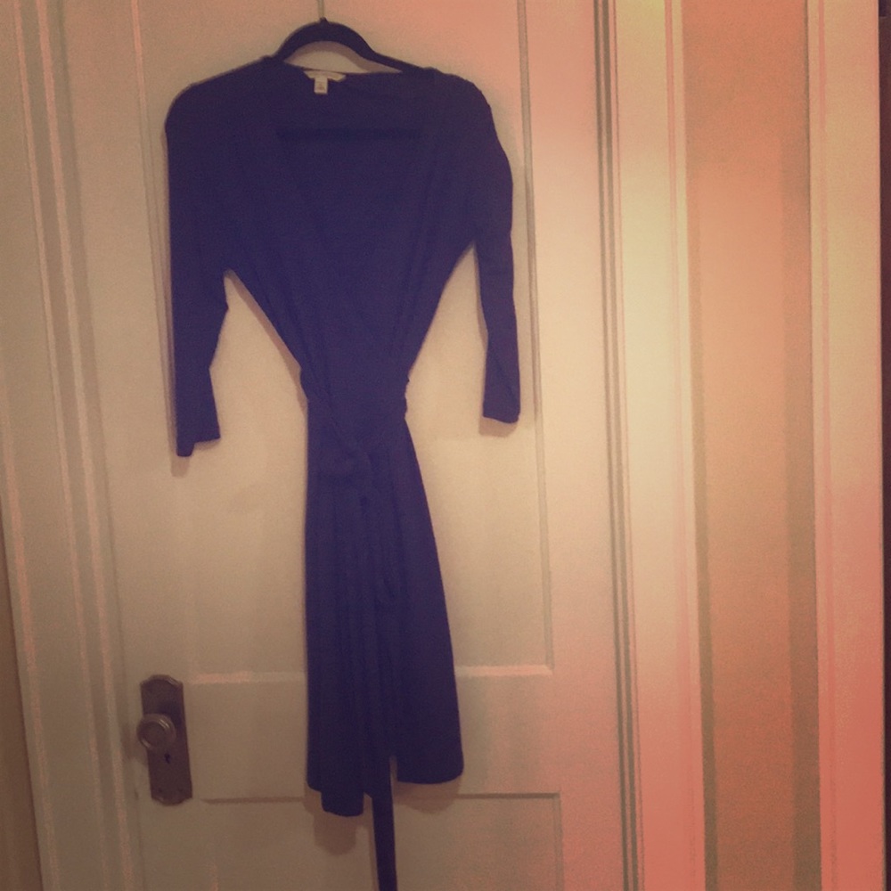 Banana republic stunner bright purple wrap dress!